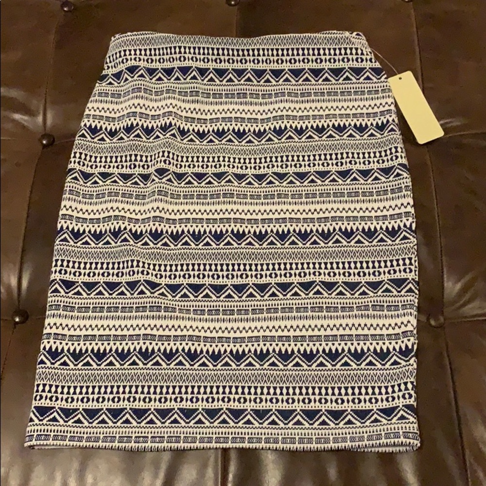 Stretchy pencil skirt